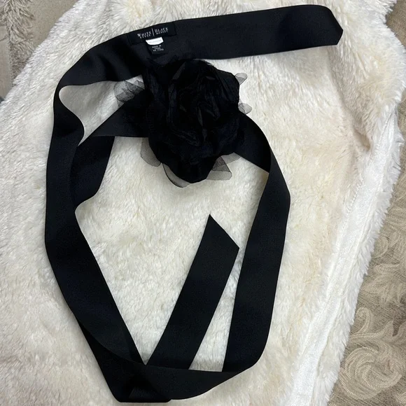 White House Black Market Black Floral Belt - Picture 1 of 2